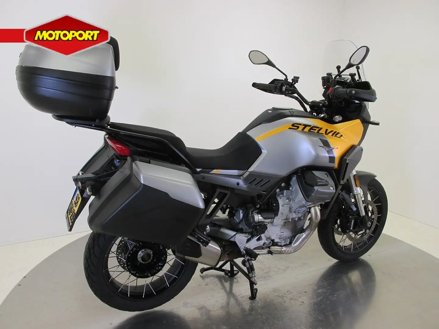 Moto Guzzi Stelvio Geel - 2