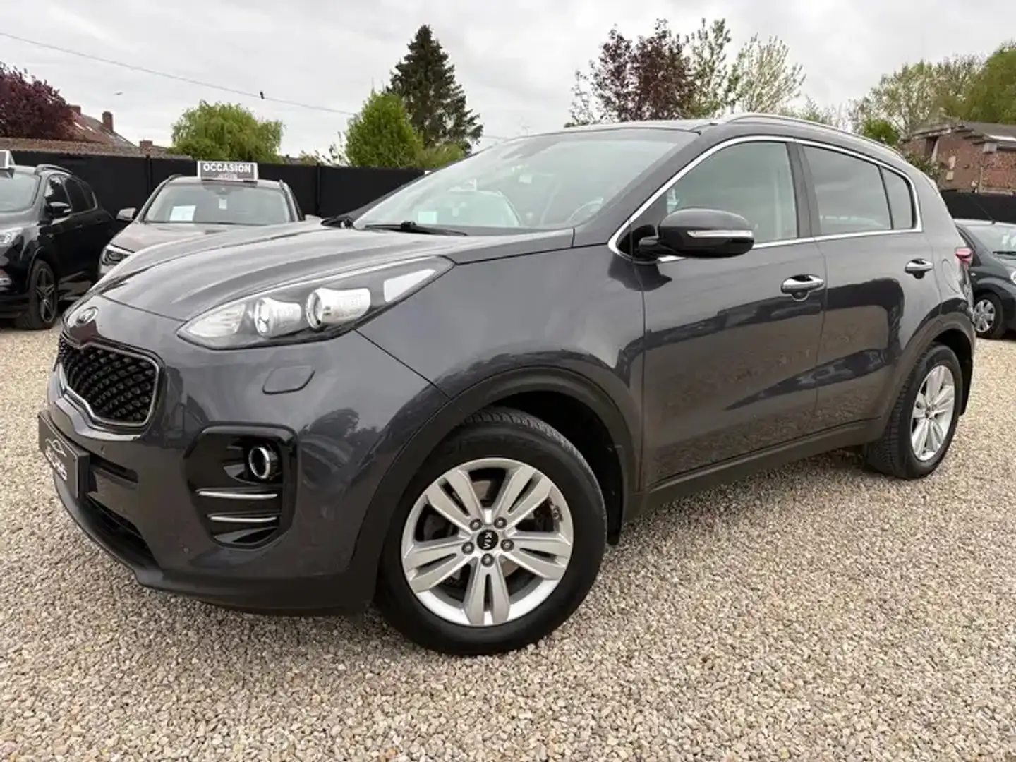 Kia Sportage 1.7 CRDi 2WD Business*NAVI*CAMERA*SEMI CUIR*AIRCO* Grijs - 2