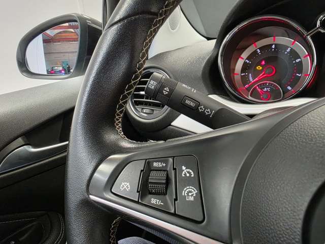 Opel Adam — photo 16