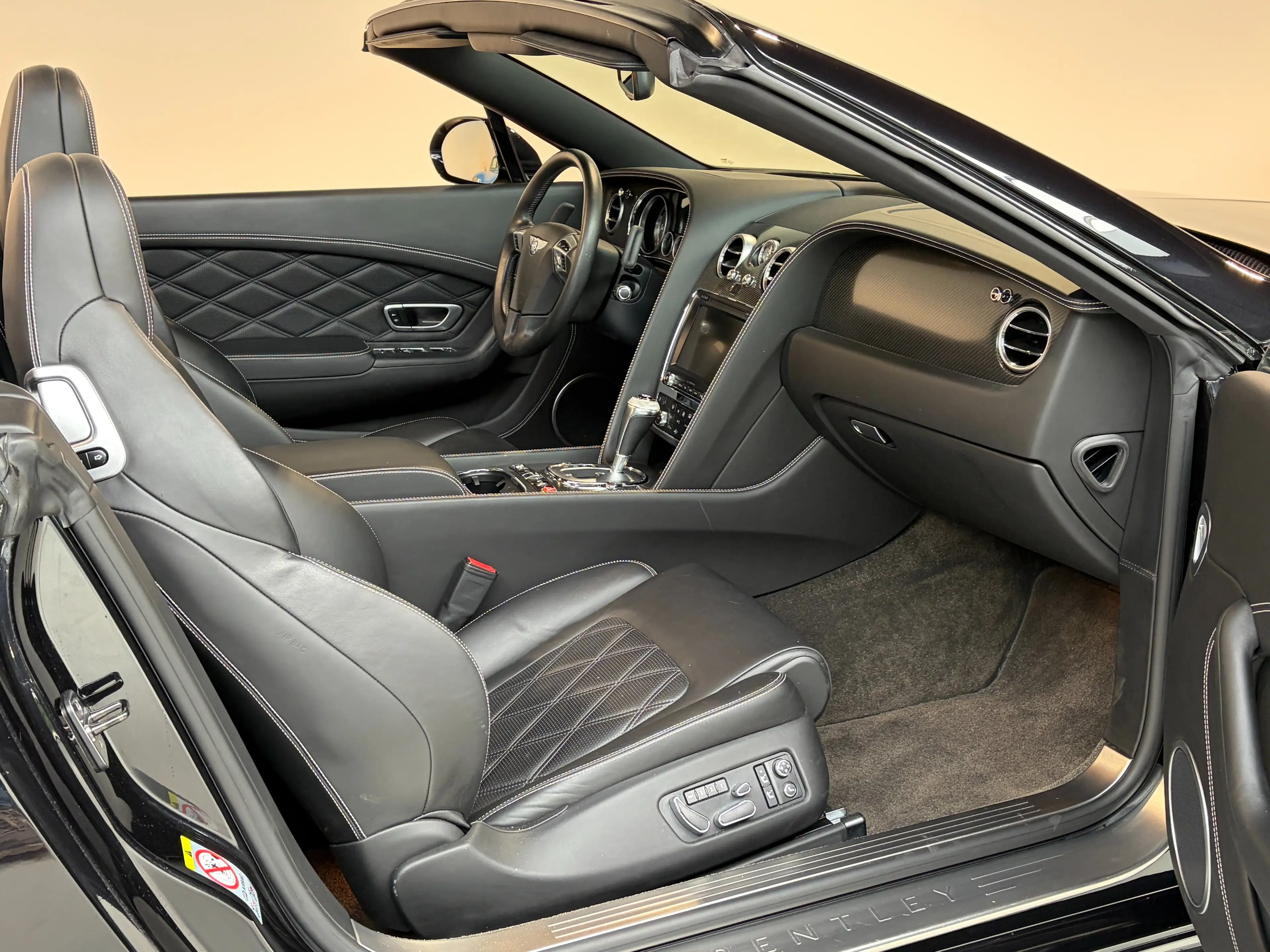 Bentley Continental GTC V8 Mulliner Orig NL — photo 7