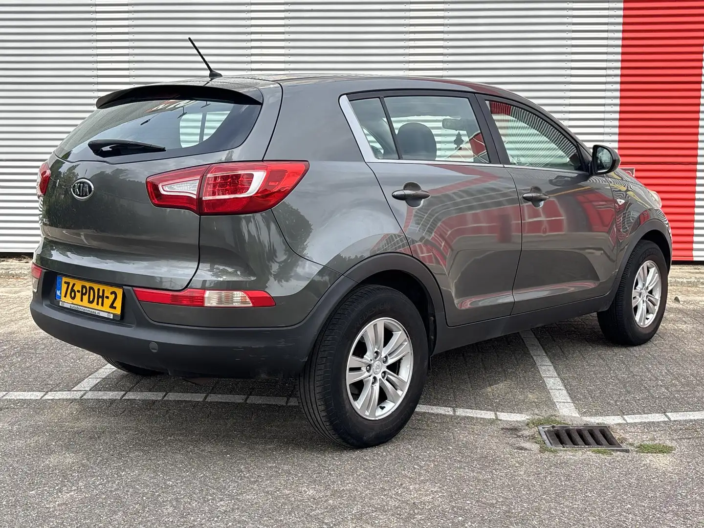 Kia Sportage 2.0 X-tra | Airco | APK 02-2026 | Grijs - 2