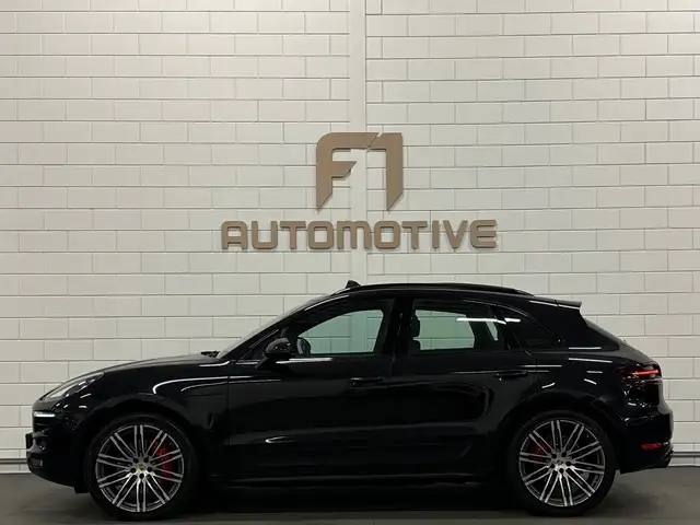 Porsche Macan view 10