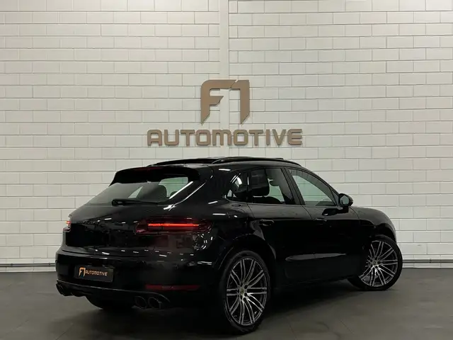 Porsche Macan view 8