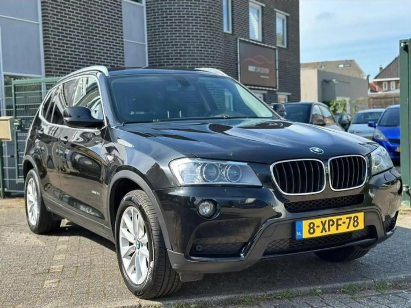 BMW X3 sDrive18d Zwart - 2