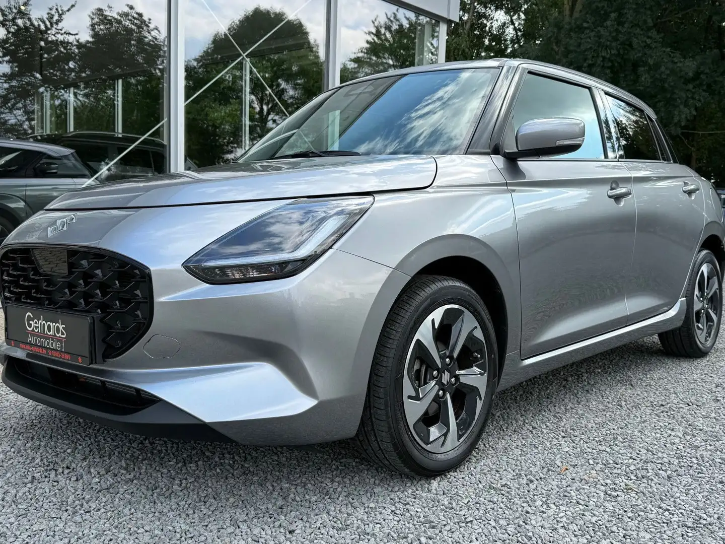 Suzuki Swift 1.2 DUALJET HYBRID Comfort PLUS Silber - 2