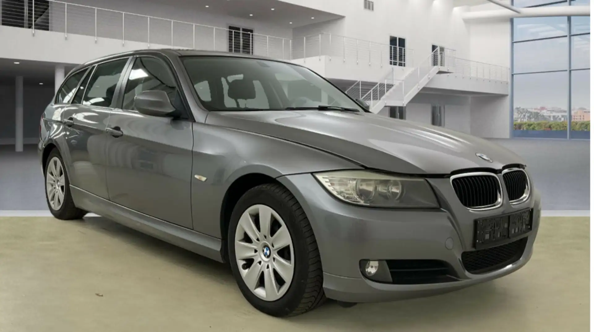 BMW 318 318d Grau - 2