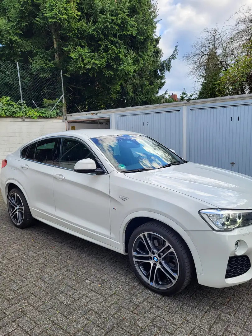 BMW X4 xDrive 28 i M Weiß - 2