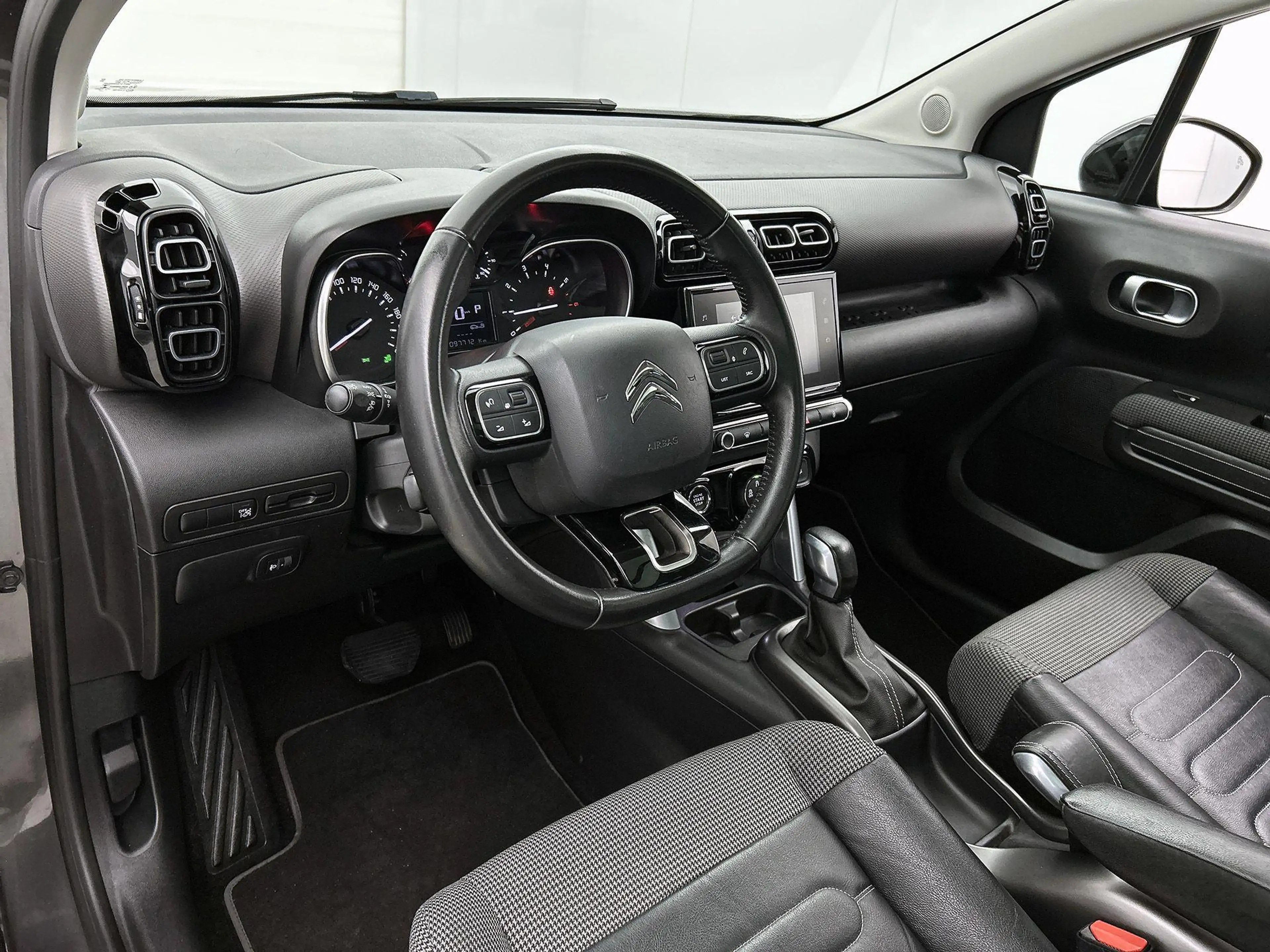 Citroen C3 Aircross SUV Shine 110pk Automaat | Navigatie | Panoramisch — photo 11