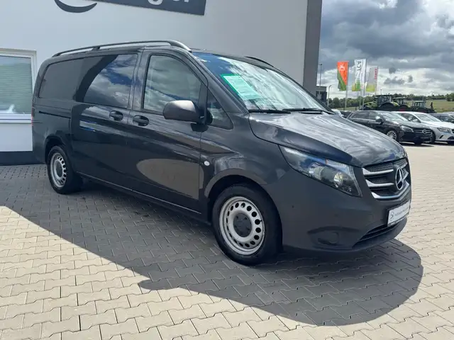 Mercedes-Benz Vito view 2