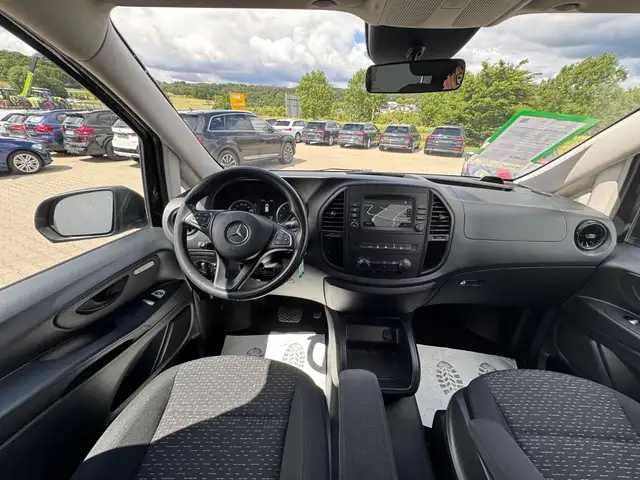 Mercedes-Benz Vito view 11