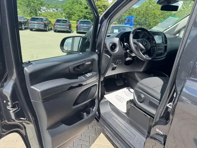 Mercedes-Benz Vito view 8