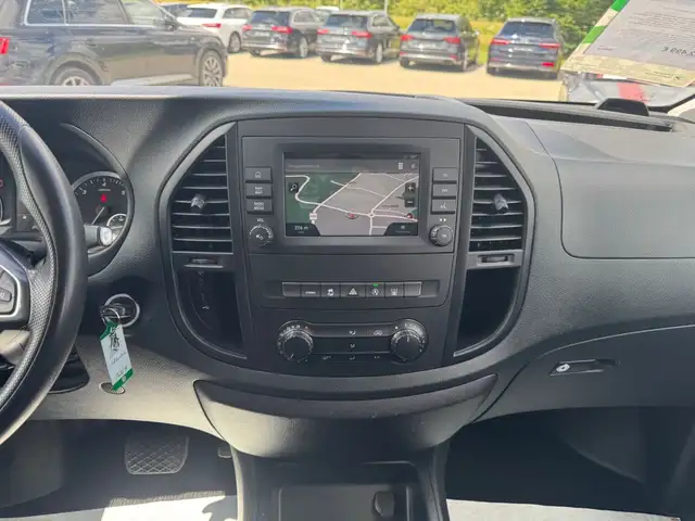 Mercedes-Benz Vito view 13