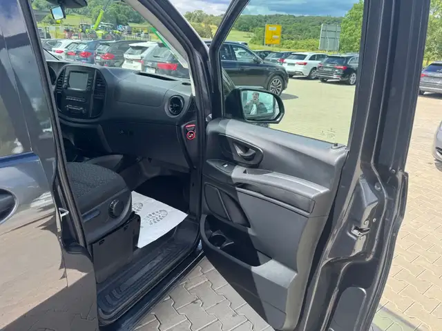 Mercedes-Benz Vito view 14