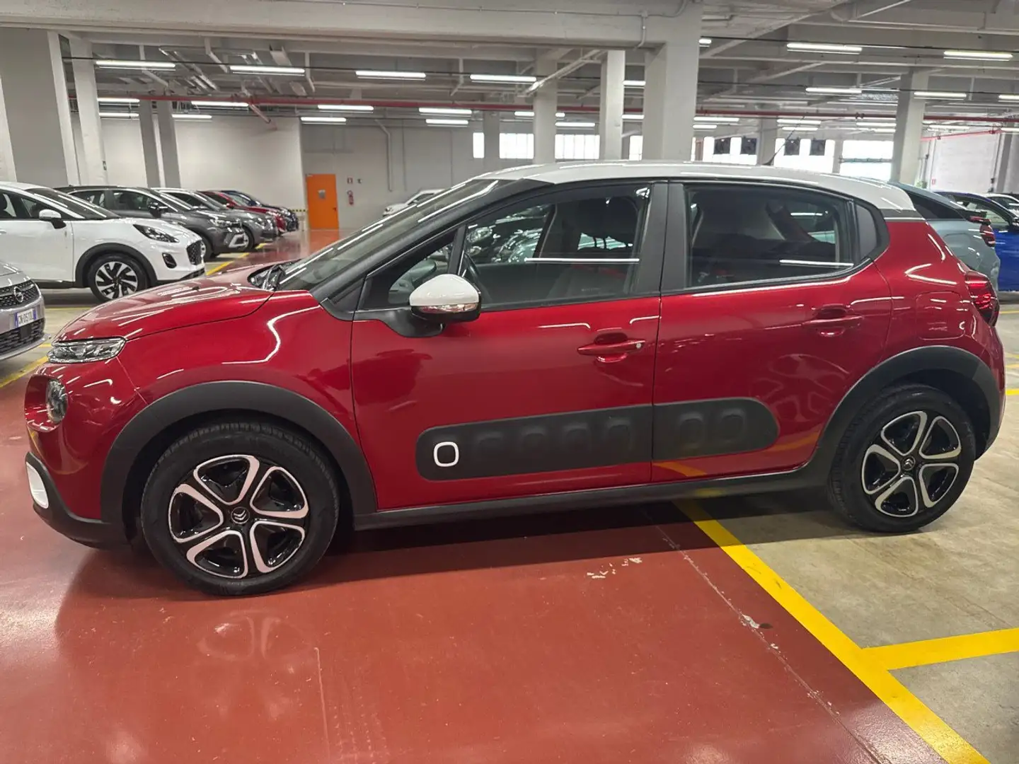 Citroen C3 BlueHDi 100 S&S Shine Rosso - 2