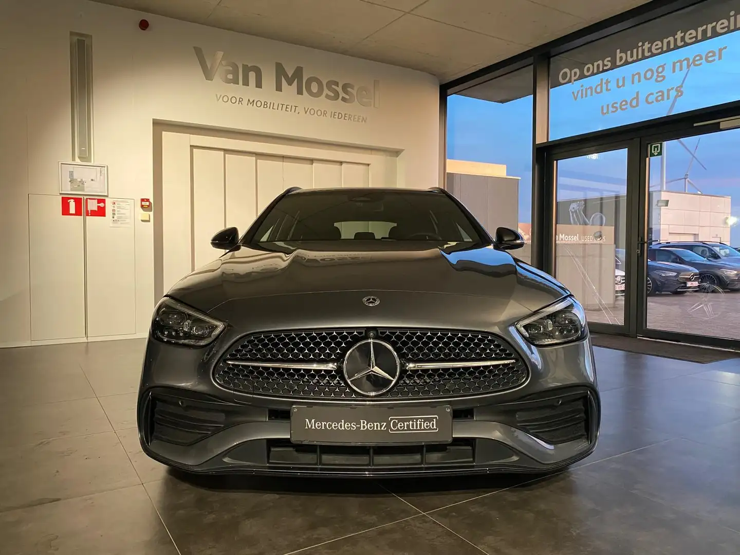 Mercedes-Benz C 300 300e AMG LINE Estate + LEDER + TREKHAAK + SURROUND Grijs - 2