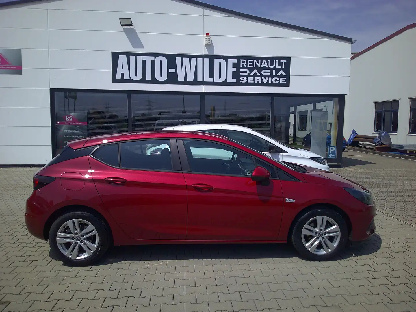 Opel Astra Edition Start/Stop Rouge - 1