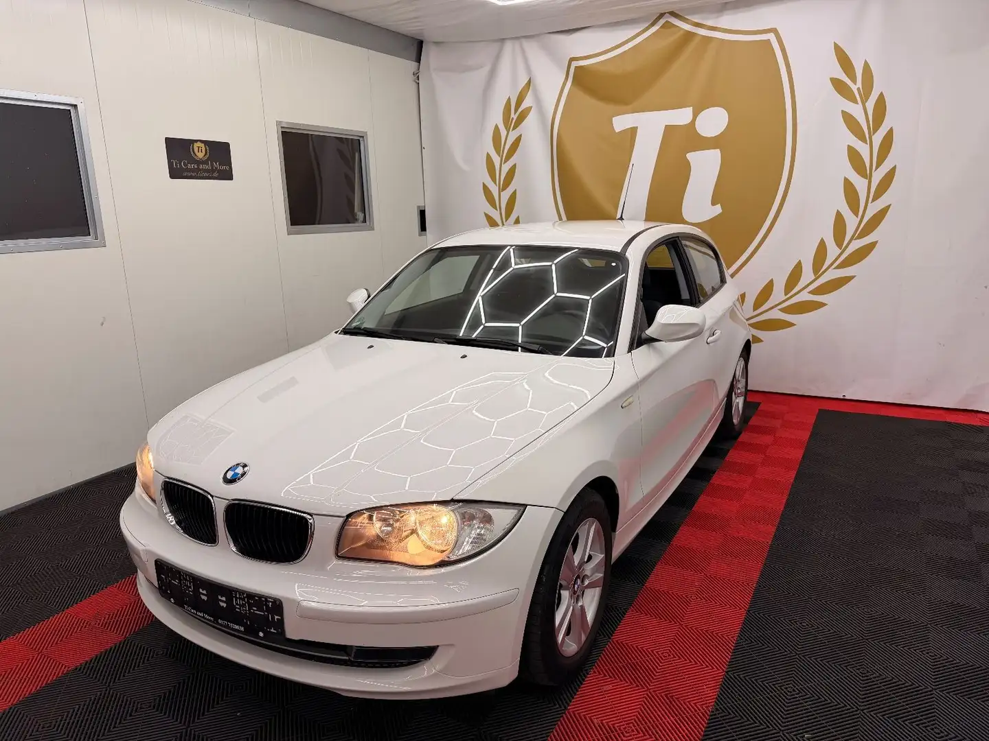 BMW 116 *Baureihe*Lim.*116i*TÜV*EURO5* Weiß - 1