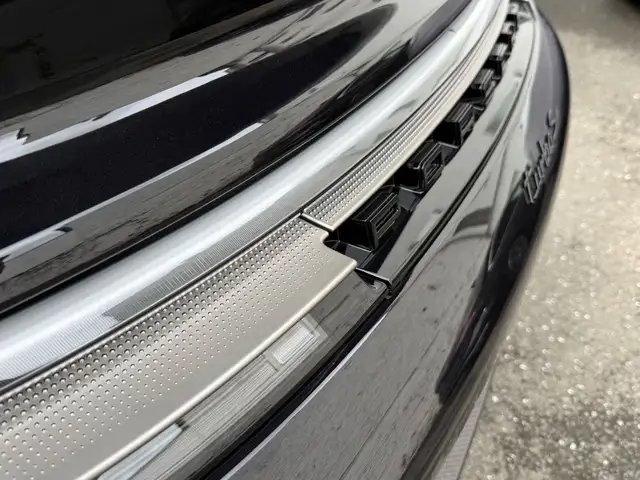 Porsche 911 view 15