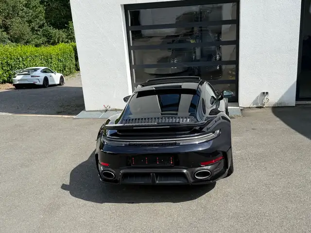 Porsche 911 view 13