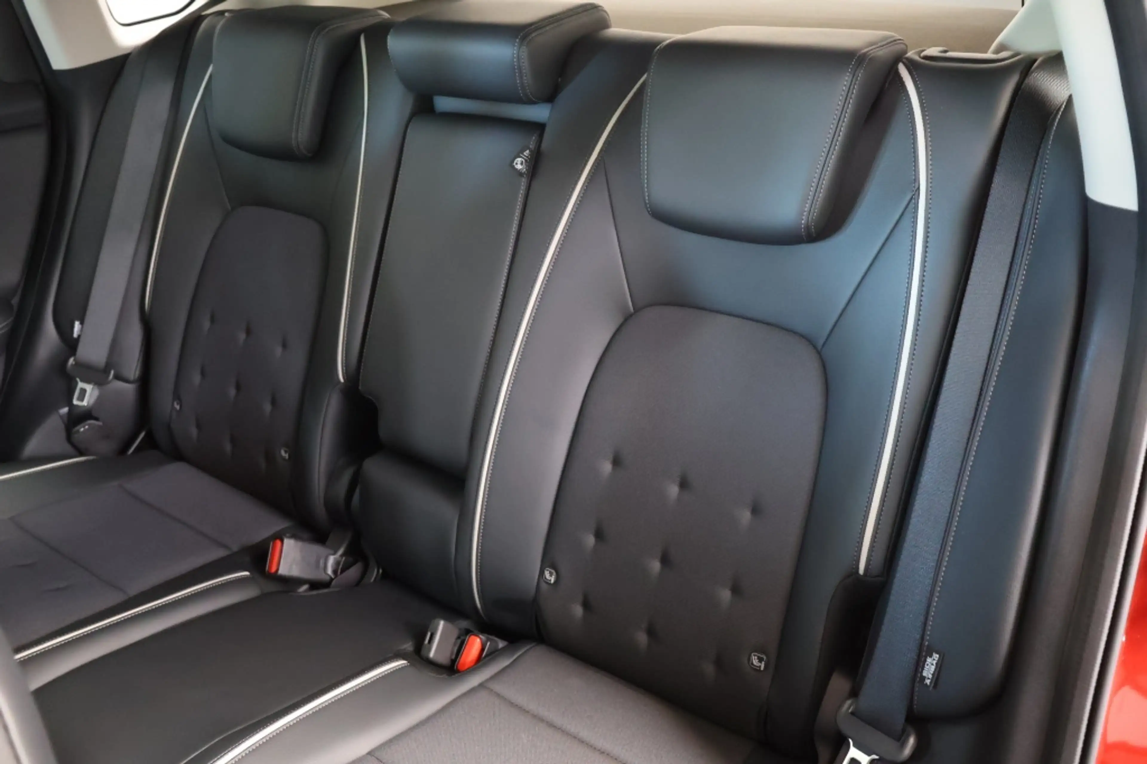 Honda ZR-V 2.0 e:HEV Sport — photo 11