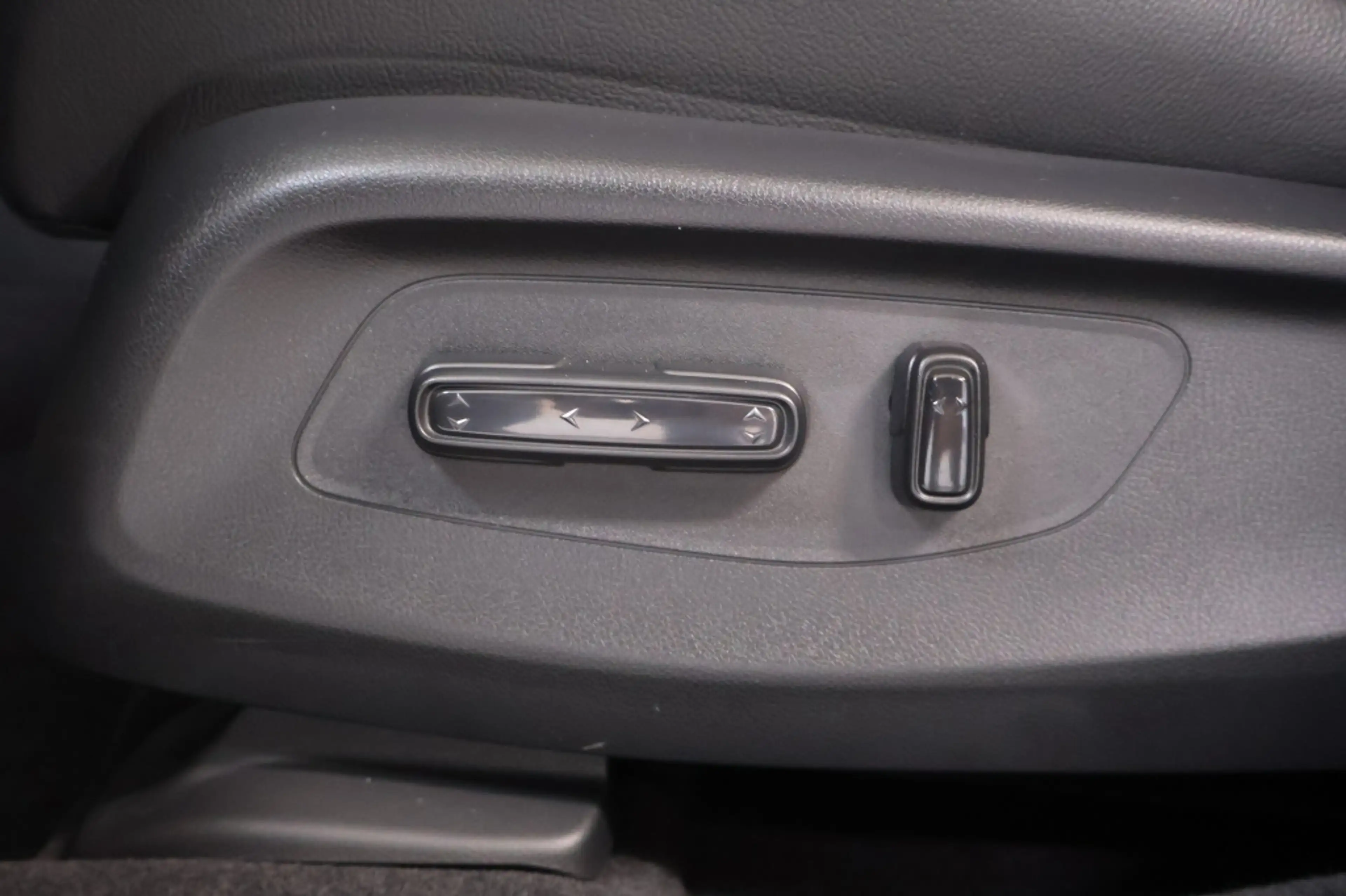 Honda ZR-V 2.0 e:HEV Sport — photo 10