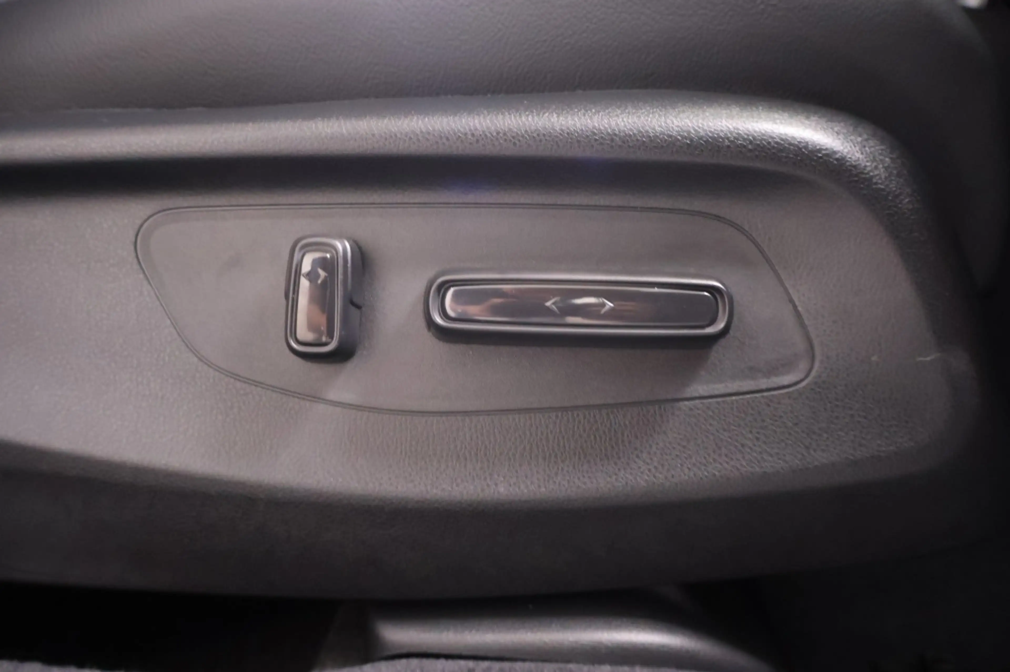 Honda ZR-V 2.0 e:HEV Sport — photo 14