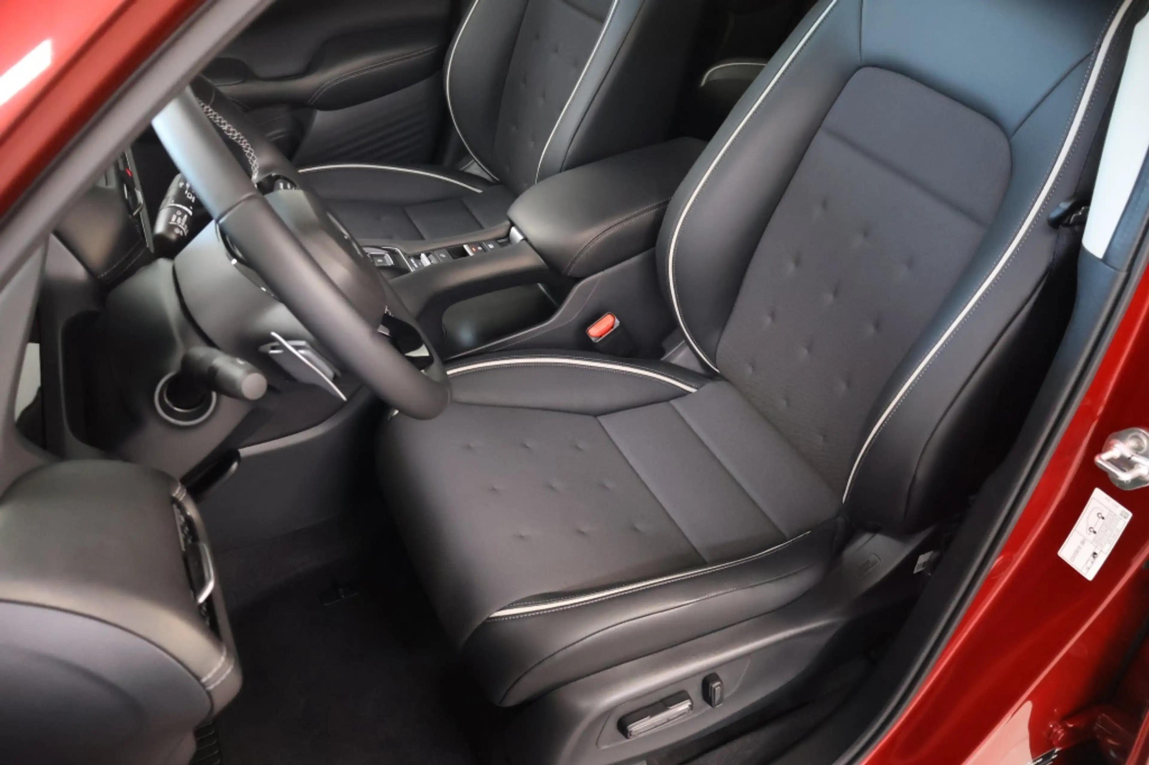 Honda ZR-V 2.0 e:HEV Sport — photo 9