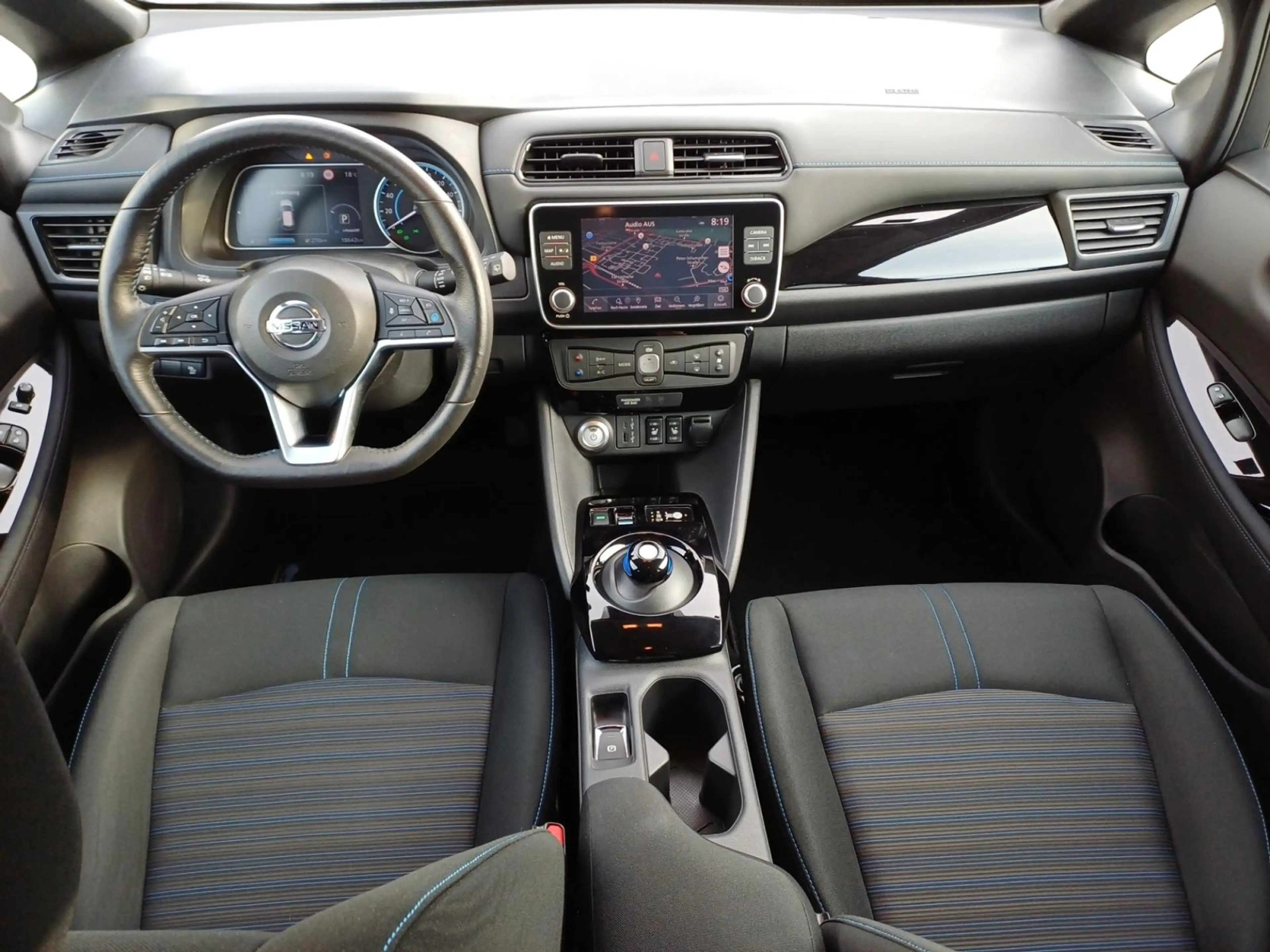 Nissan Leaf 40 kWh N-Connecta Winterpaket LED 360° — photo 9