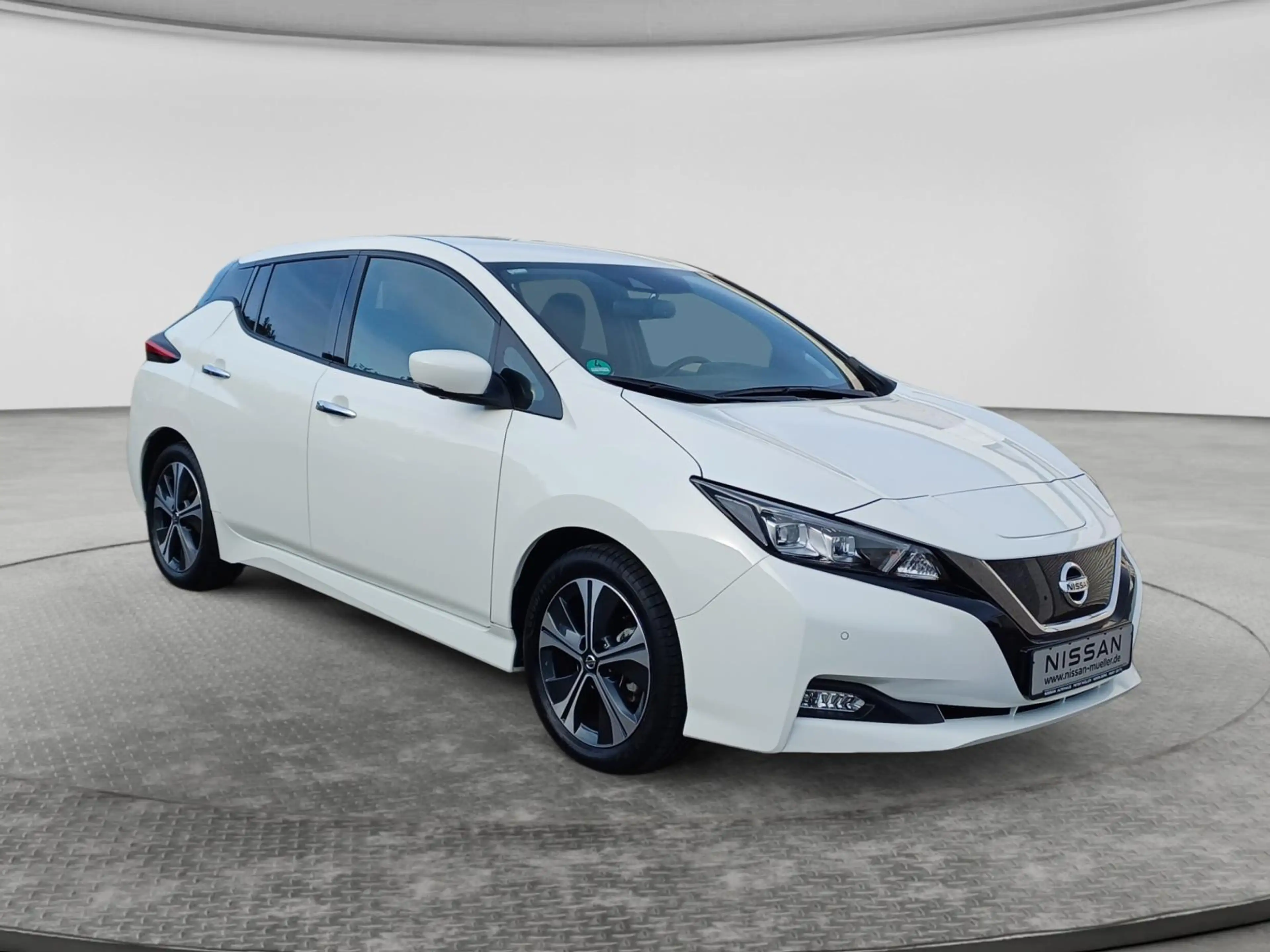 Nissan Leaf 40 kWh N-Connecta Winterpaket LED 360° — photo 7