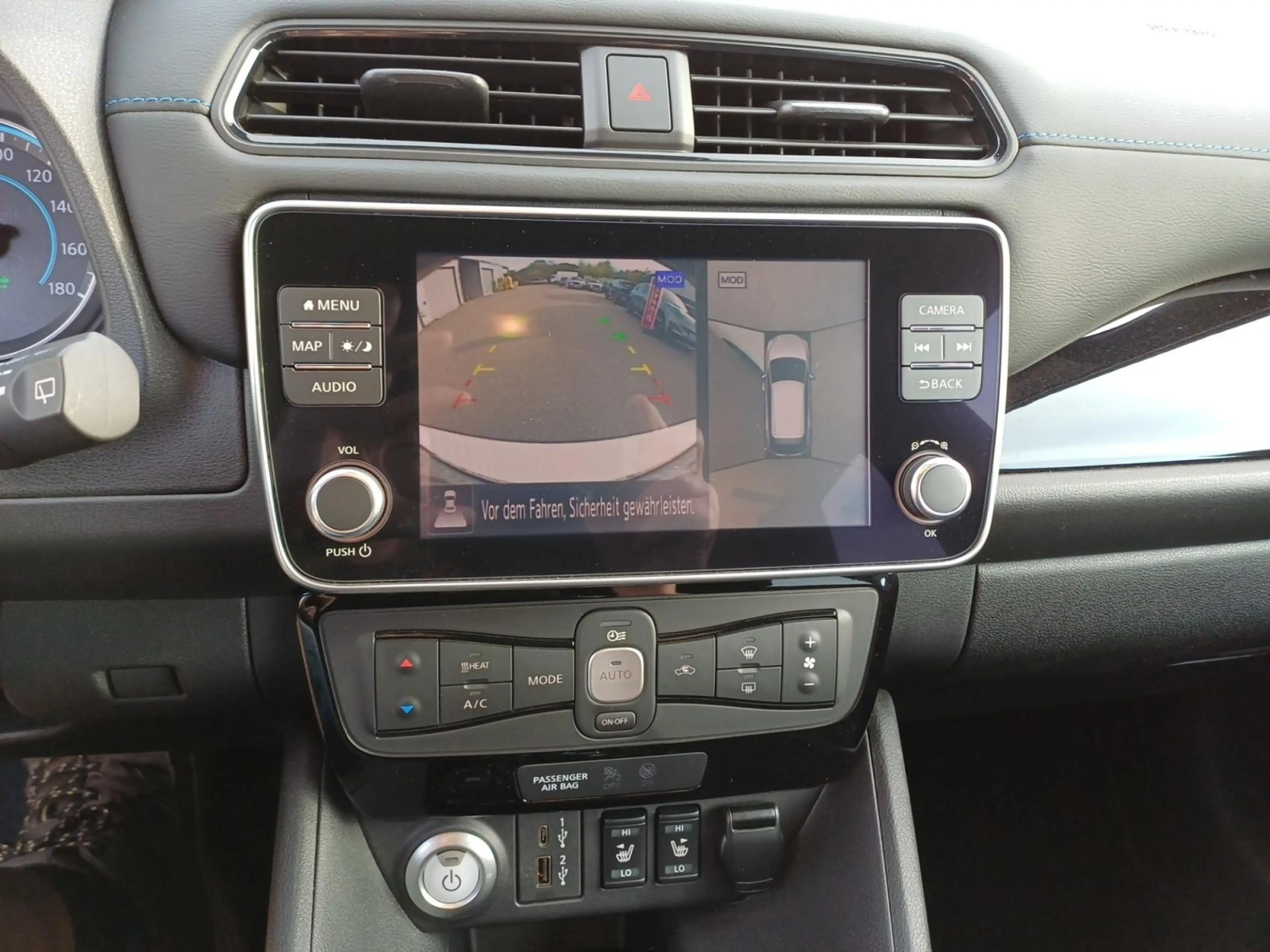 Nissan Leaf 40 kWh N-Connecta Winterpaket LED 360° — photo 15