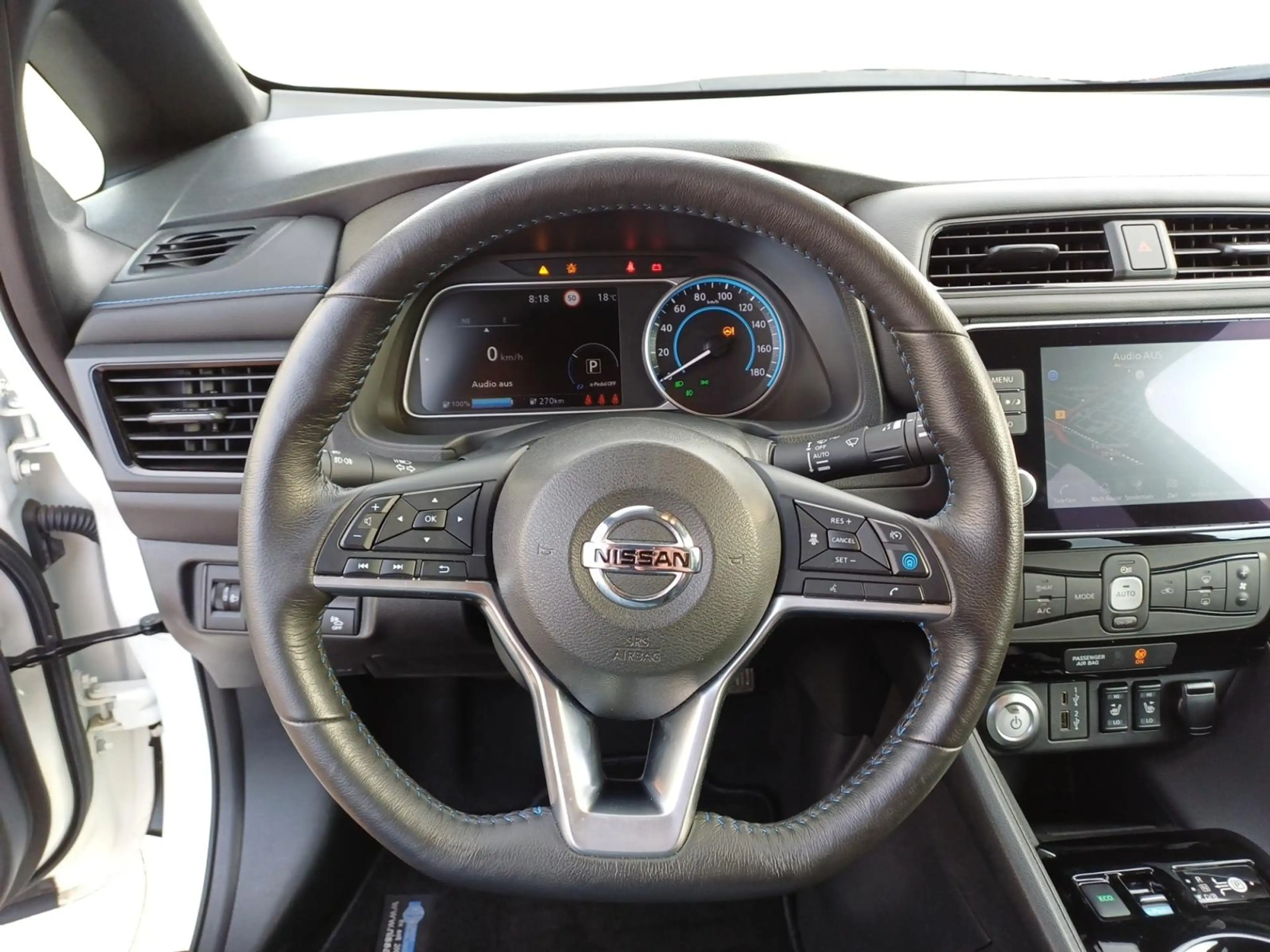 Nissan Leaf 40 kWh N-Connecta Winterpaket LED 360° — photo 10