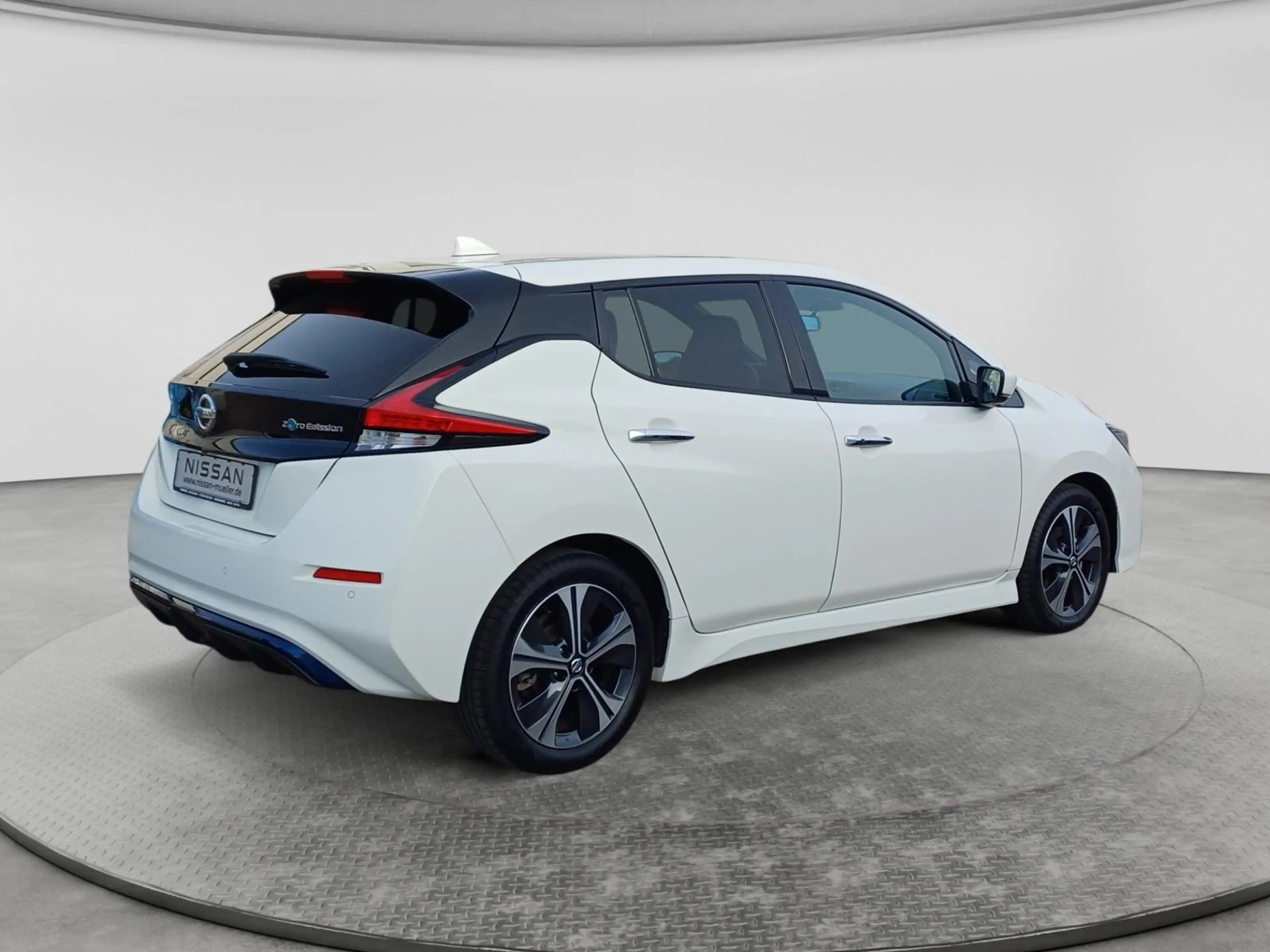 Nissan Leaf 40 kWh N-Connecta Winterpaket LED 360° — photo 5