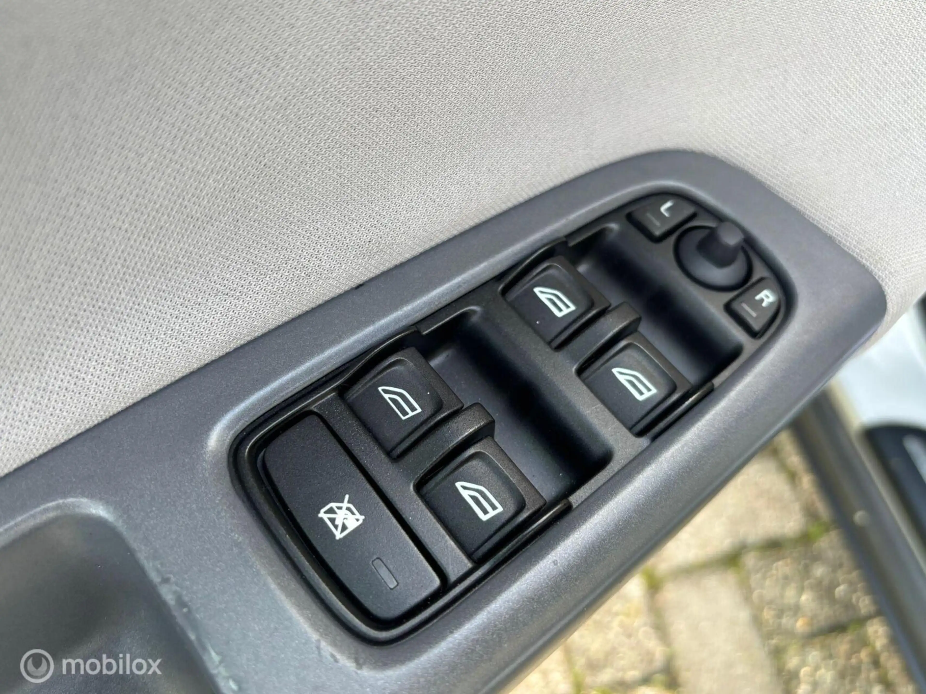 Volvo V50 1.8 Sport — photo 11