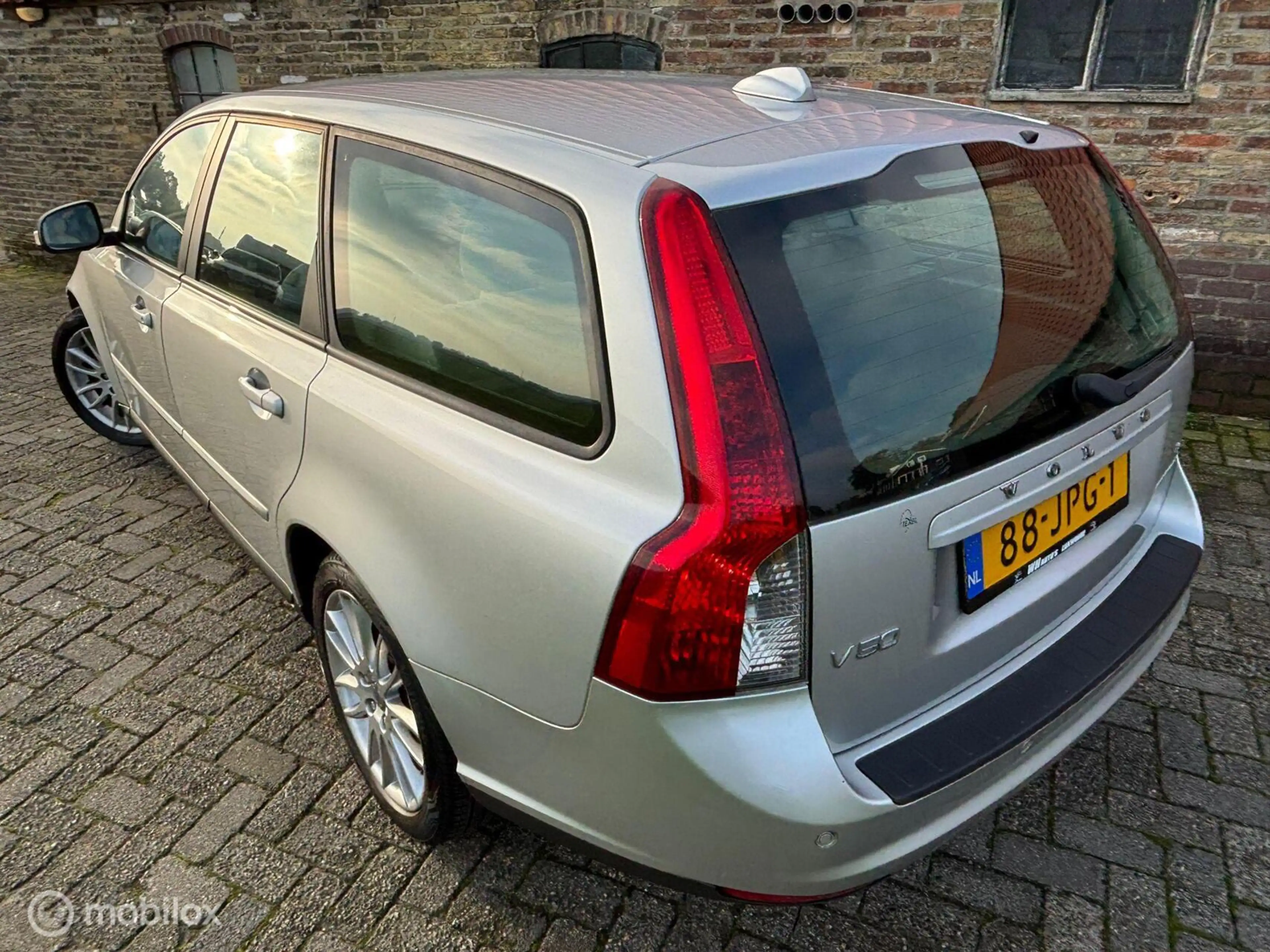 Volvo V50 1.8 Sport — photo 9