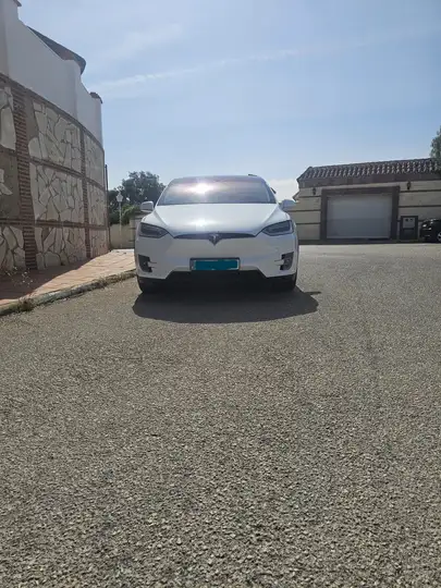 Tesla Model X 2017, foto 10