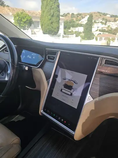 Tesla Model X 2017, foto 9
