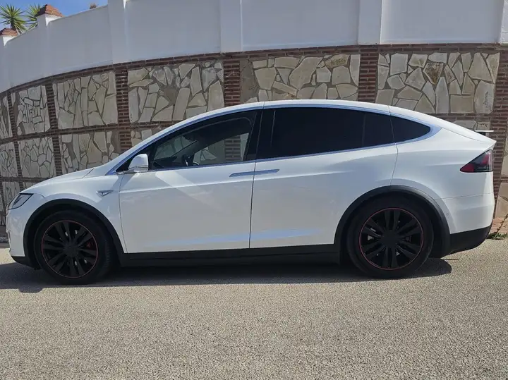 Tesla Model X 2017, foto 2