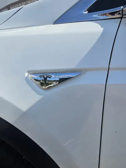 Tesla Model X 2017, foto 13
