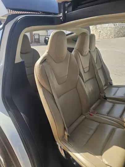 Tesla Model X 2017, foto 8