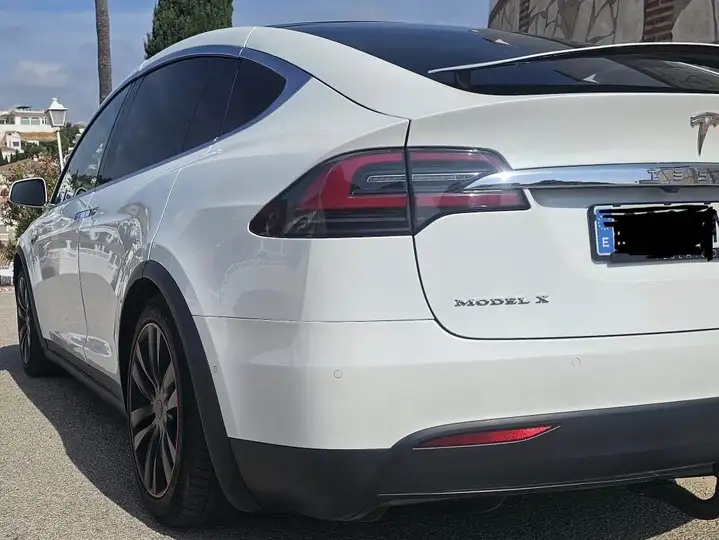 Tesla Model X 2017, foto 3