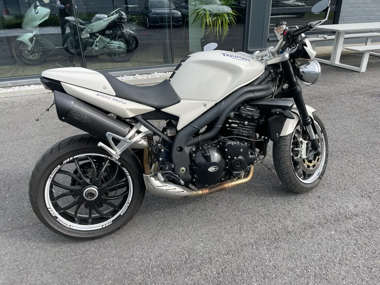 Triumph Speed Triple 1050 Fehér - 2