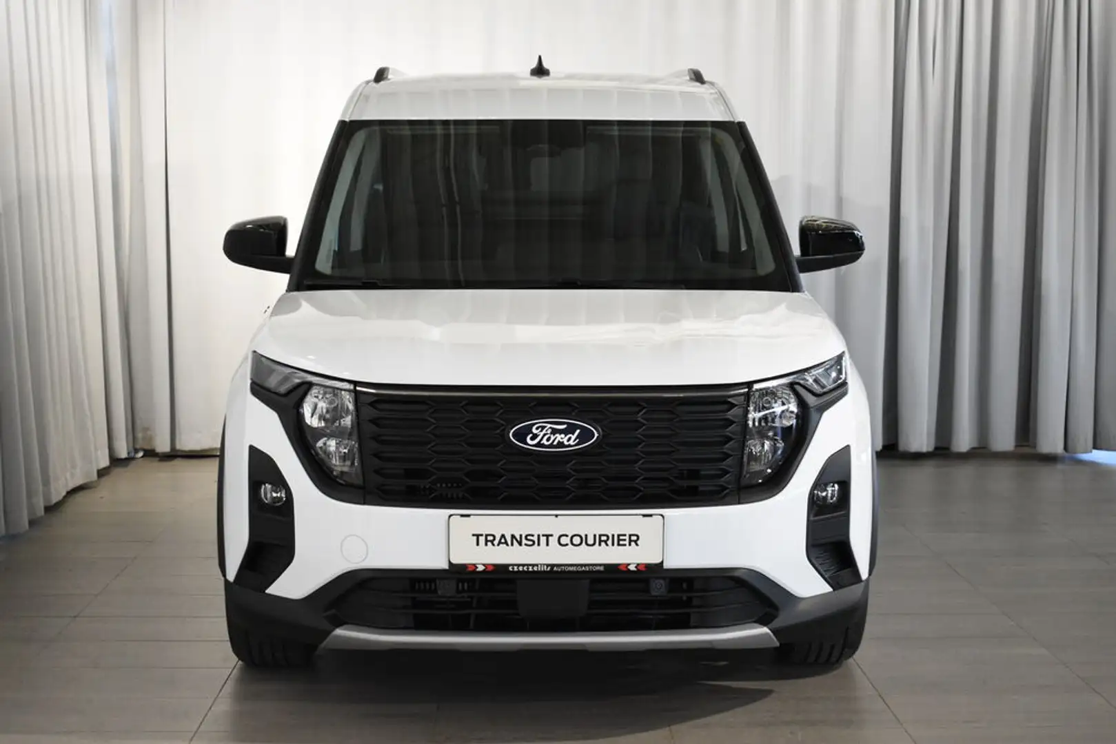 Ford Transit Courier Active Белый - 2