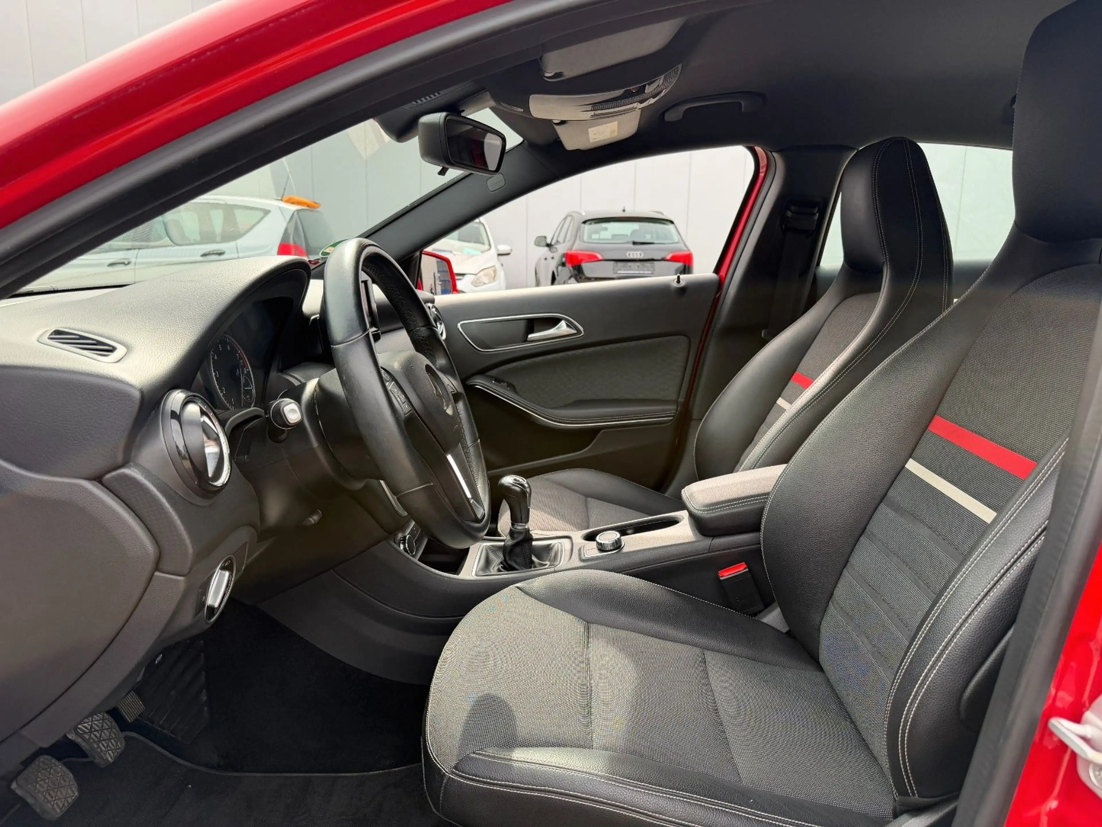 Mercedes-Benz A 180 BlueEfficiency Garantie *Navi*PDC*Bi Xenon — photo 14