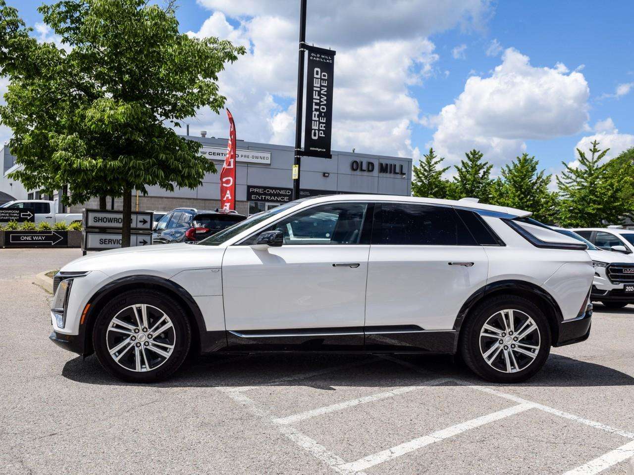 2024 Cadillac Lyriq CLEAN CARFAX | REMOTE START | NAVI | POWER TRUNK — снимка 3