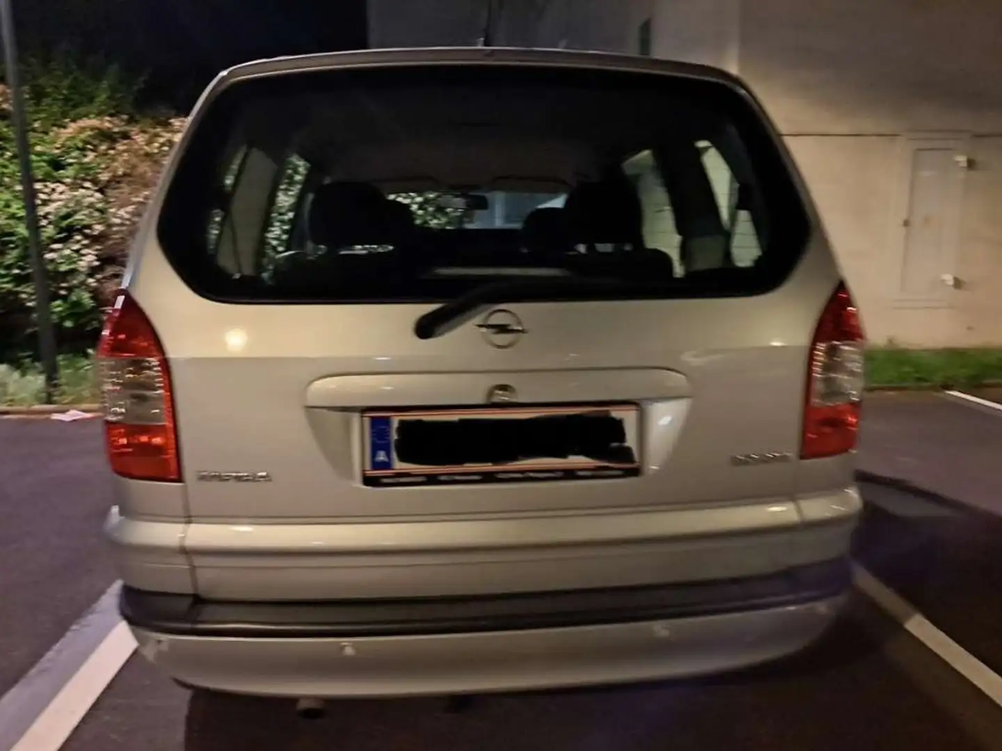 Opel Zafira Zafira Flexxline 2,0 16V DTI Flexxline Silber - 1