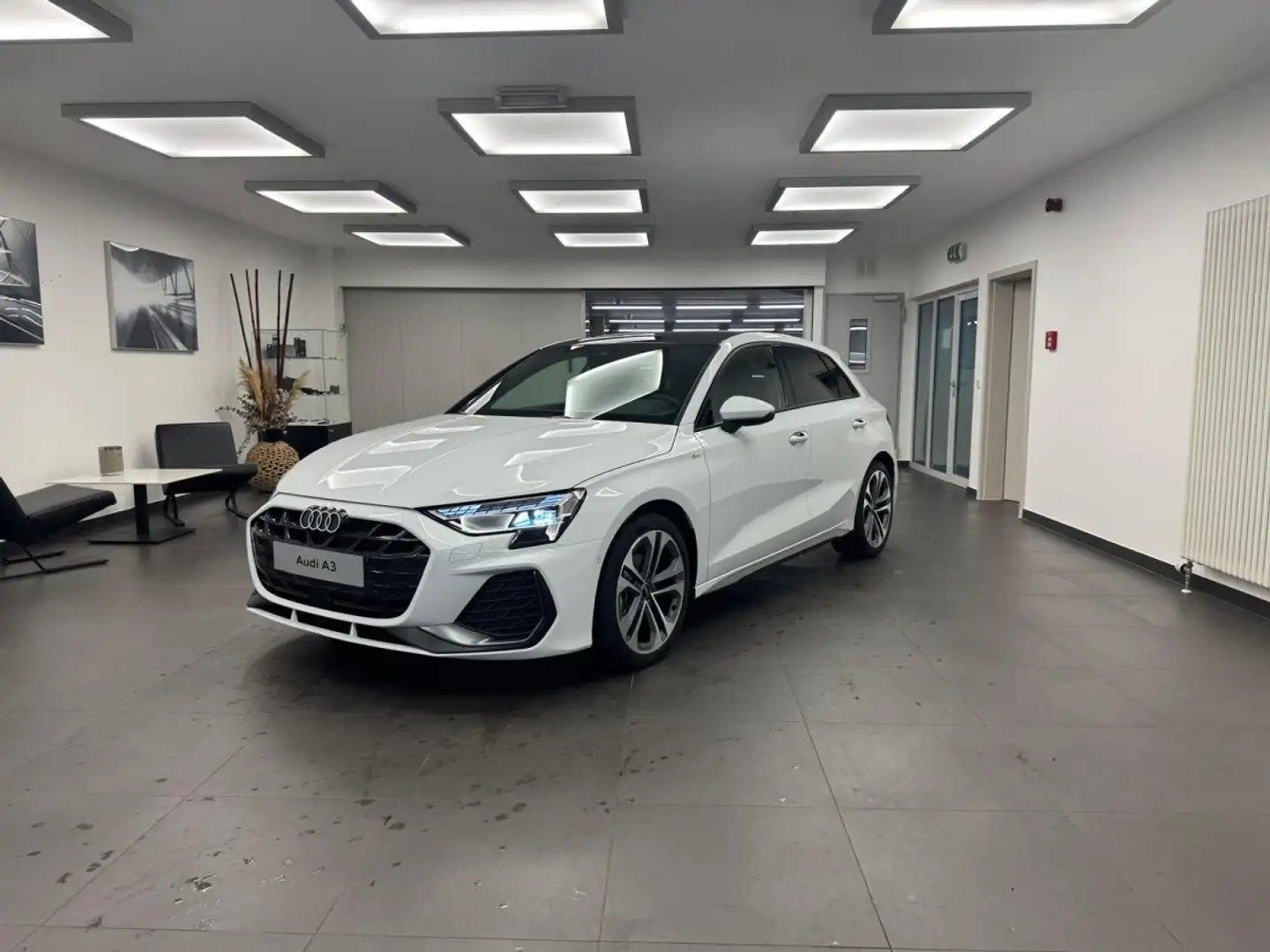 Audi A3 Sportback S line 35 TFSI 150 CV S tronic Blanc - 1