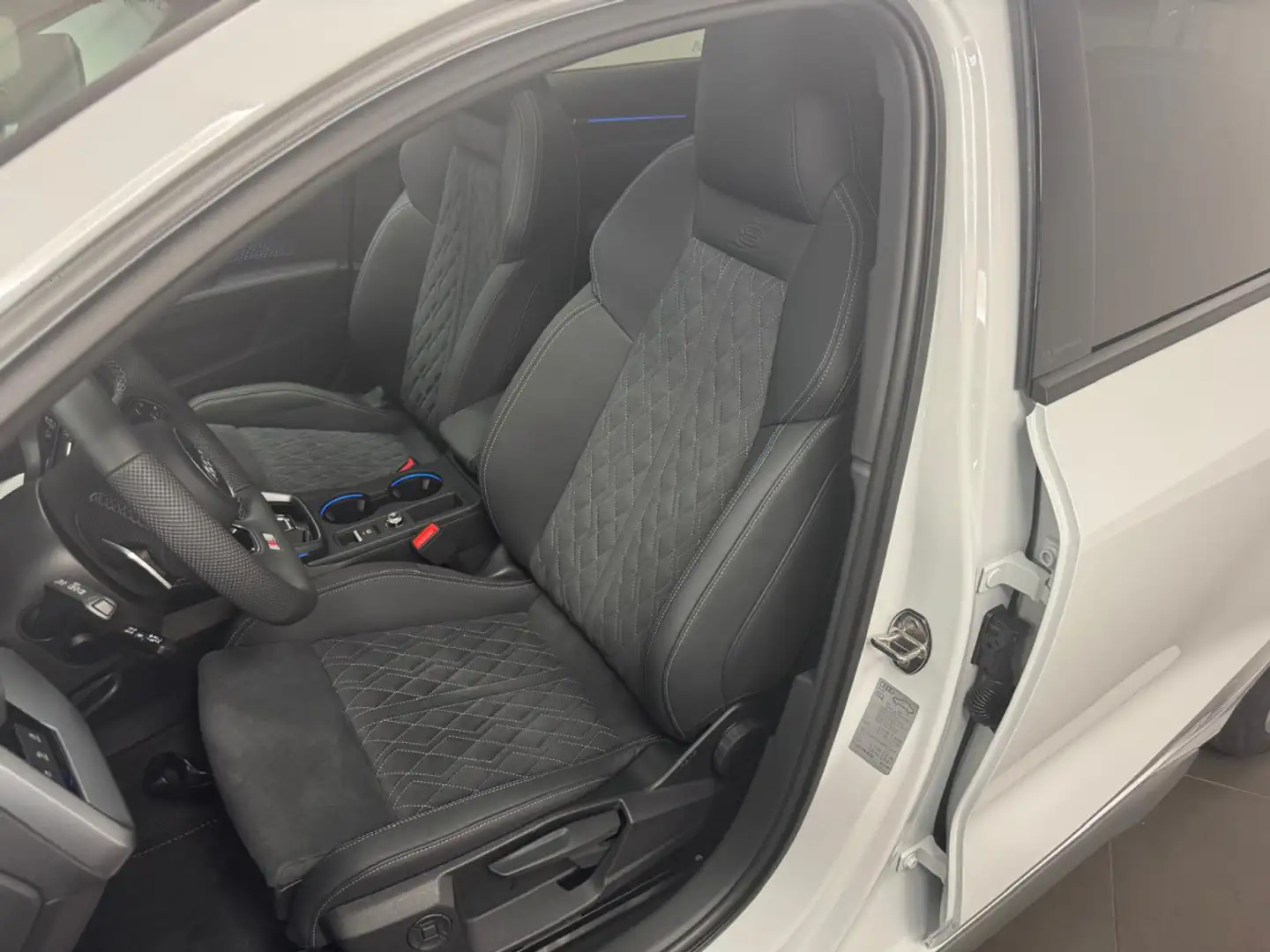 Audi A3 Sportback S line 35 TFSI 150 CV S tronic Blanc - 2