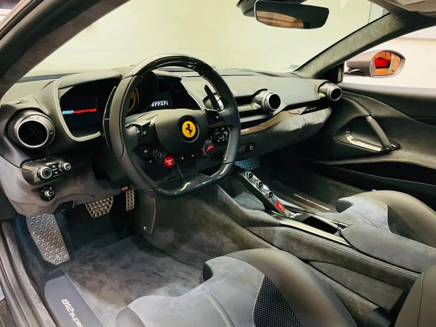 Ferrari 812 V12 6.5 800ch - 2