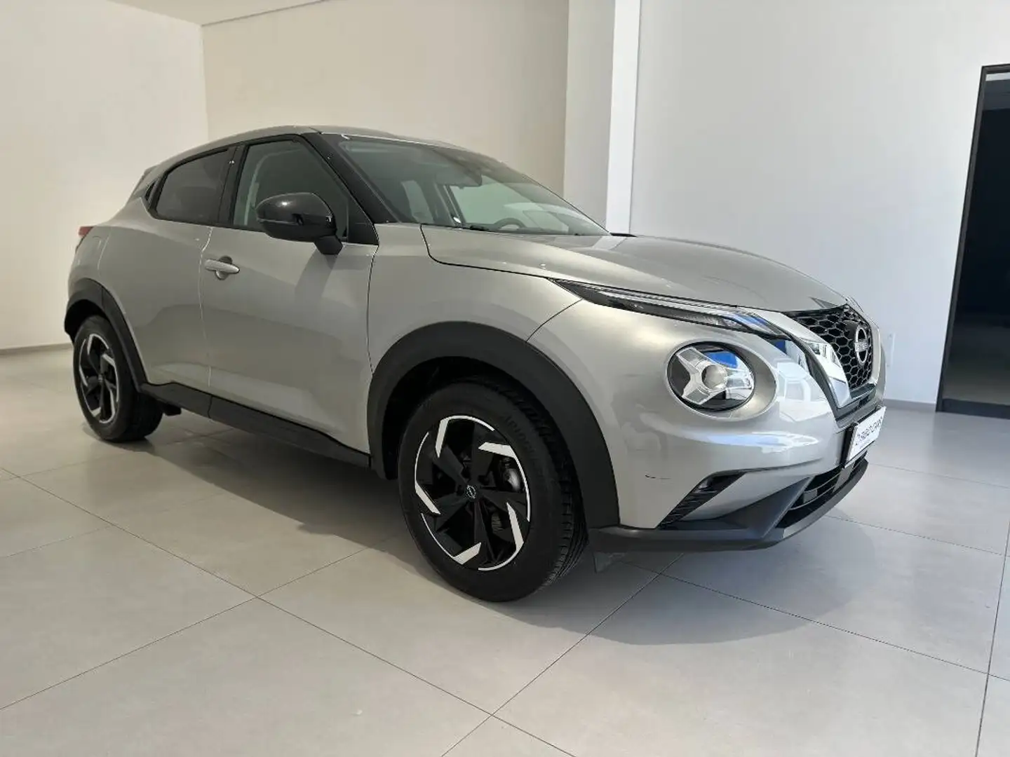 Nissan Juke 1.0 dig-t Acenta 114cv Argent - 1