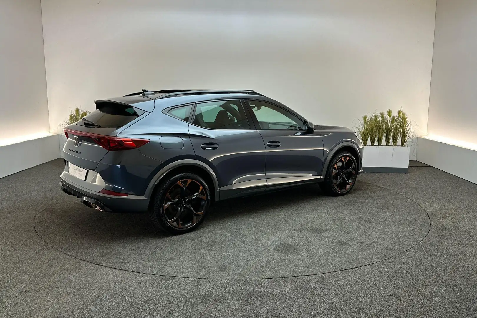 CUPRA Formentor 1.4 245pk DSG e-Hybrid VZ Copper Edition | Trekhaa Grijs - 2